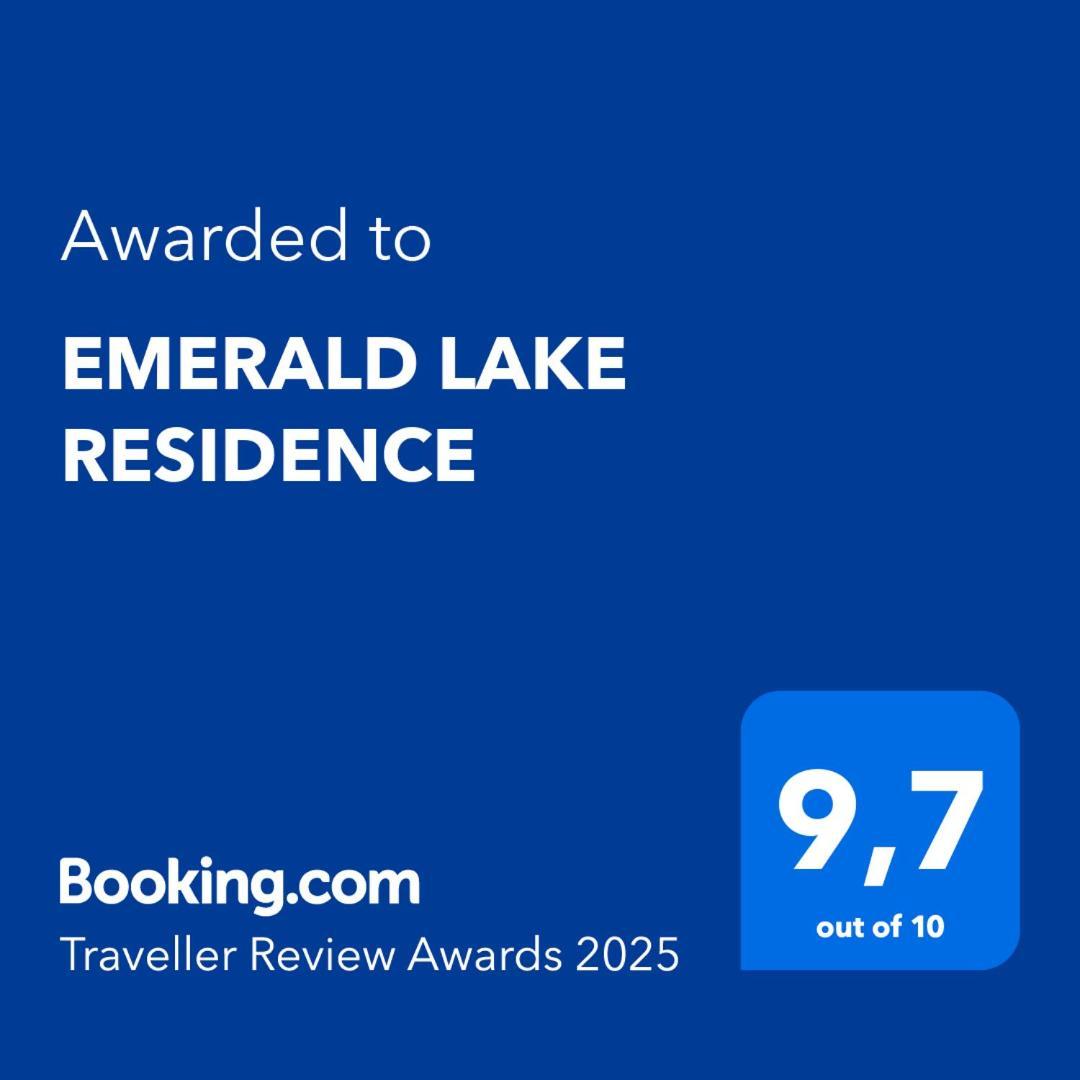 Emerald Lake Residence Athena Bagian luar foto